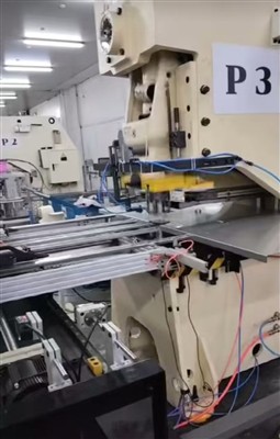 Kaip sumažinti energijos suvartojimą srieginių dangtelių gamybos linijose