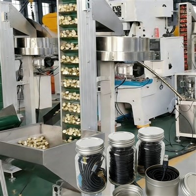 Magnetinio duomenų kabelio sriegiuoto dangtelio gamybos linija