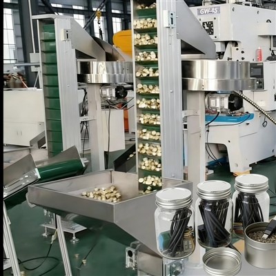 Speciali sąsajos duomenų kabelio sriegiuoto dangtelio gamybos linija